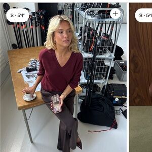 Djerf Avenue V-neck sweater Burgundy